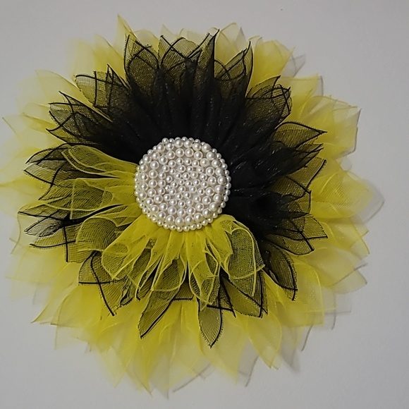 Black & yellow/white year round door wreath - Picture 2 of 3